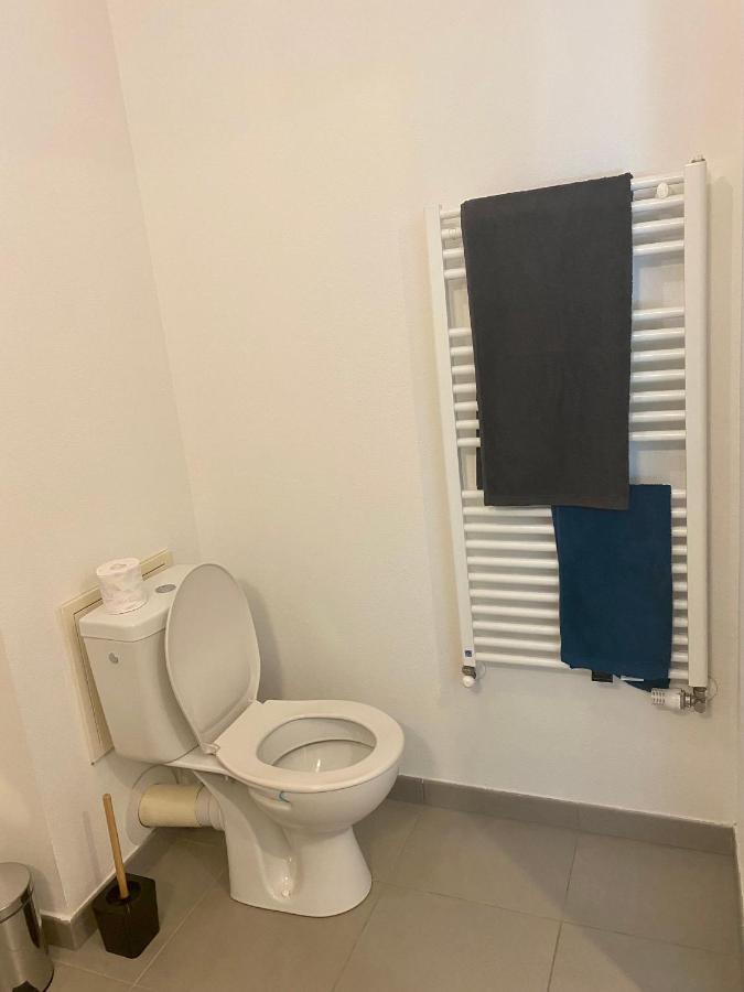 Studio Renove Proche Commodites Pessac Exterior foto